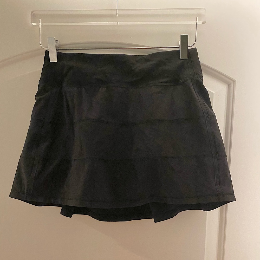 Lululemon Black Pace Rival Tennis Skort w/ ruffle back. Worn Once - Size 4 Tall